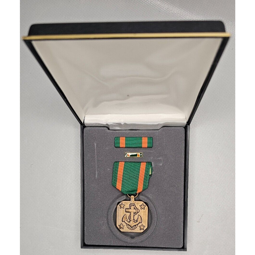 Vintage U.S. Navy & Marine Corps Achievement Medal Set In Case
